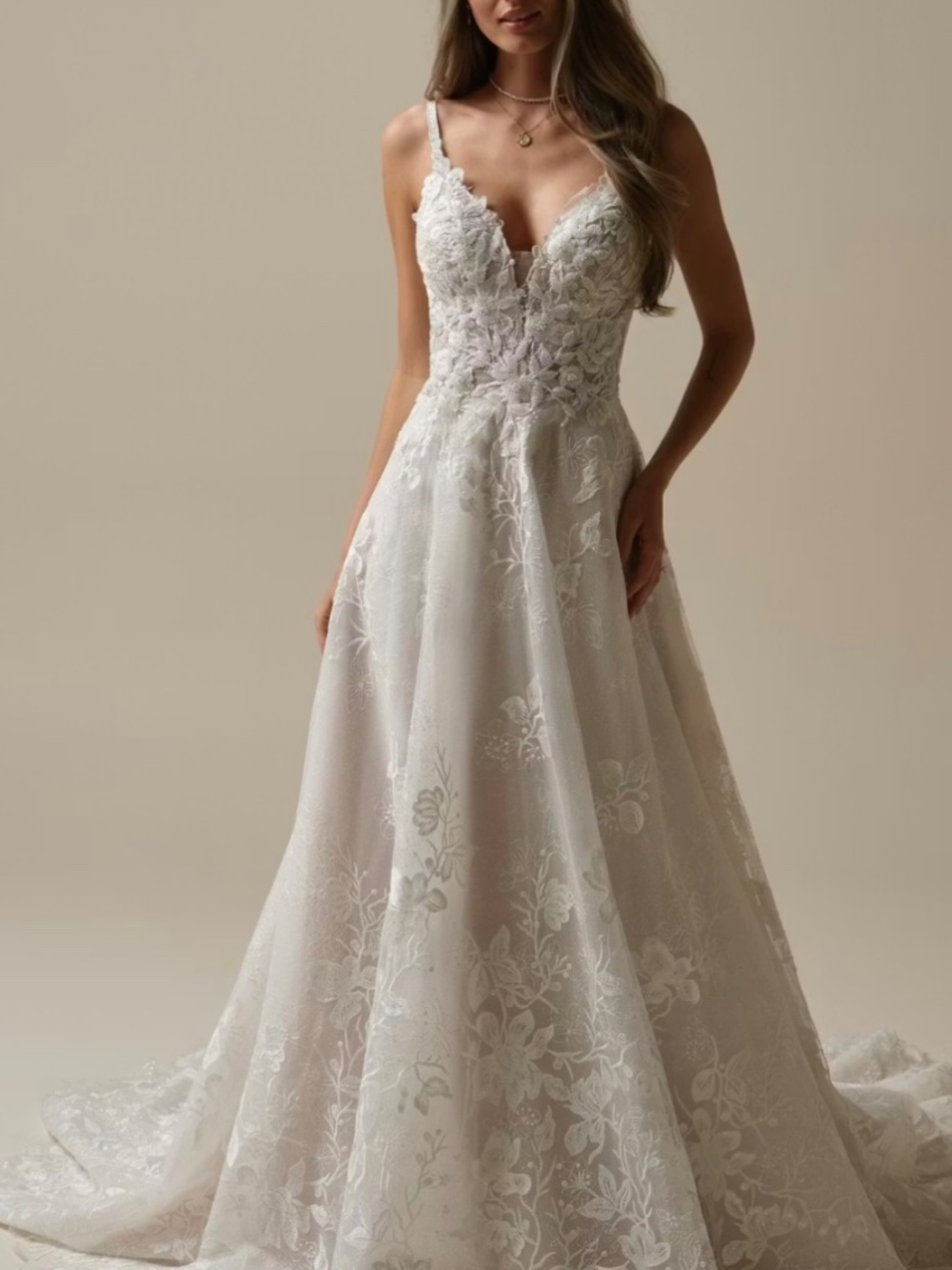 Maggie Sottero Jerrica Wedding Dress - Picture 2 of 5